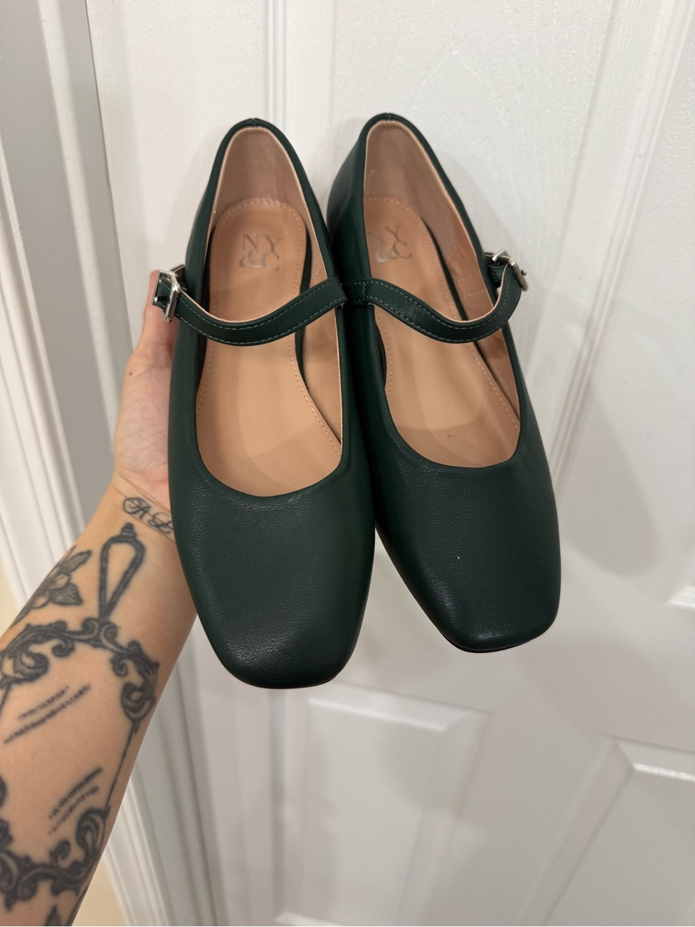 Women’s NY&C Green Square Toe Mary Jane Flats Size 8 Feminine - Picture 2 of 7